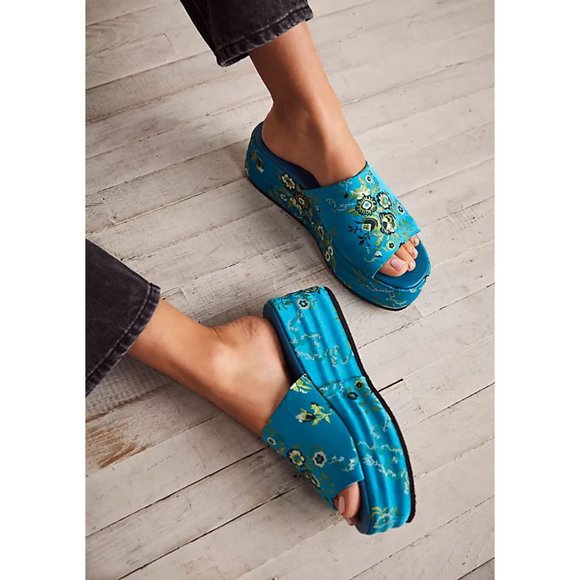 FREE PEOPLE Harbor Brocade Platform Sandals / Celeste Blue - Picture 1 of 12